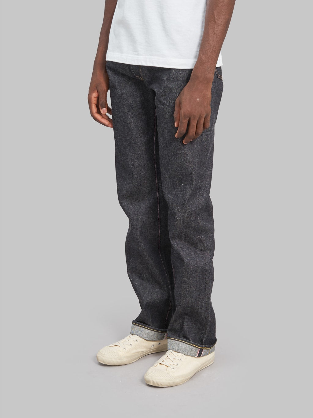 momotaro 0906 v classic straight jeans side look