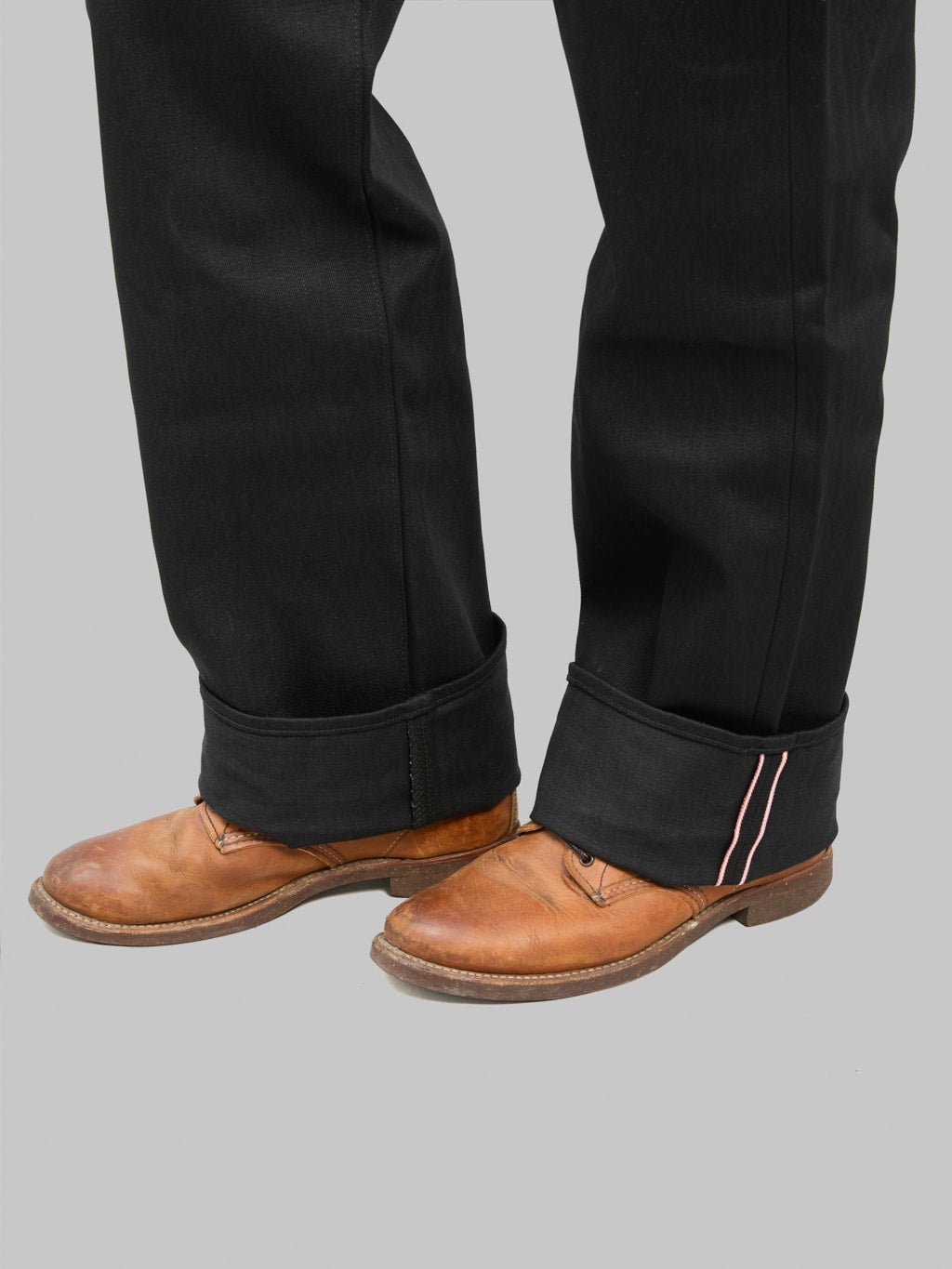 Momotaro MMJZ1400 Standard Wide Jeans Black folded