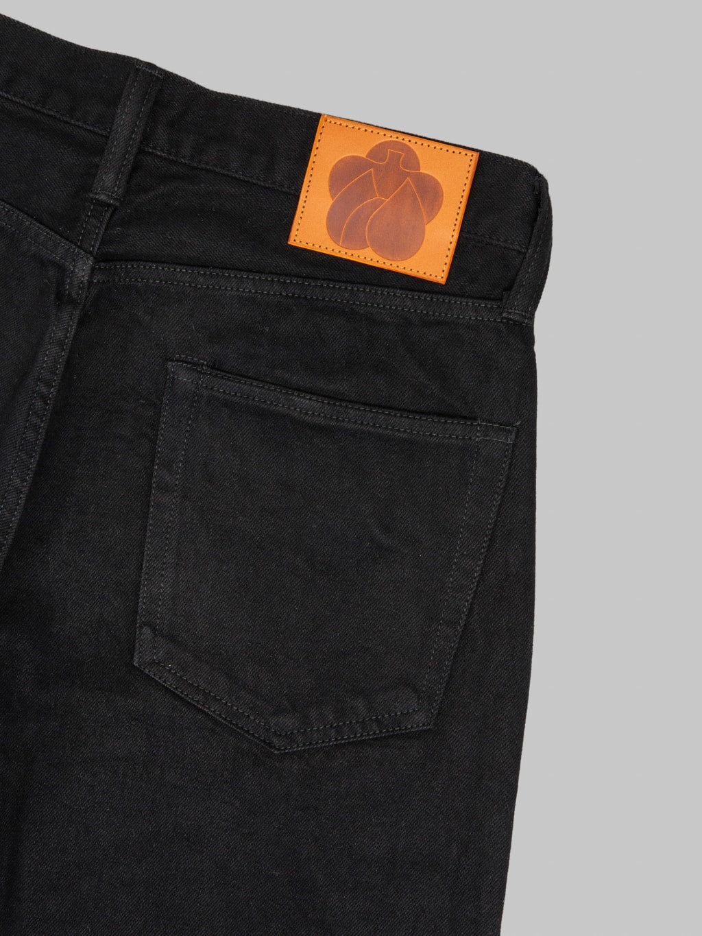 Momotaro MMJE6401 15oz #100 "Kyotomontsuki Dyed" Straight Black Jeans