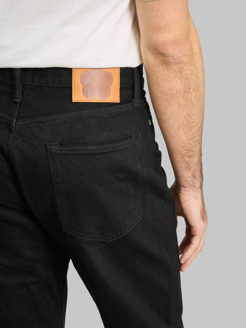 Momotaro MMJE6401 15oz #100 "Kyotomontsuki Dyed" Straight Black Jeans