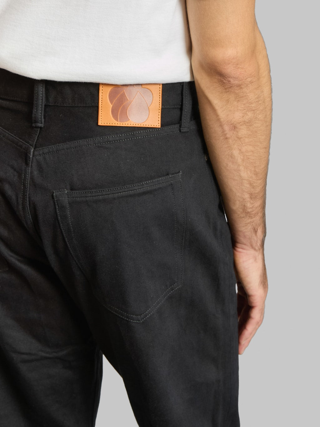 Momotaro MMJE6500 15oz #400 Wide "Kyotomontsuki Dyed" Jeans Black