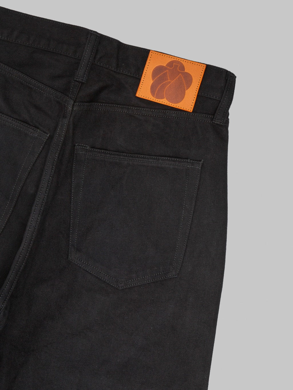 Momotaro MMJE6500 15oz #400 Wide "Kyotomontsuki Dyed" Jeans Black