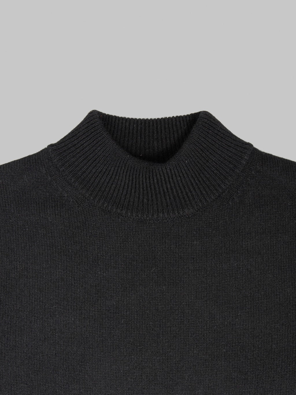 Mooncastle 7G Cashmere Silk Wool Mockneck Pullover Black