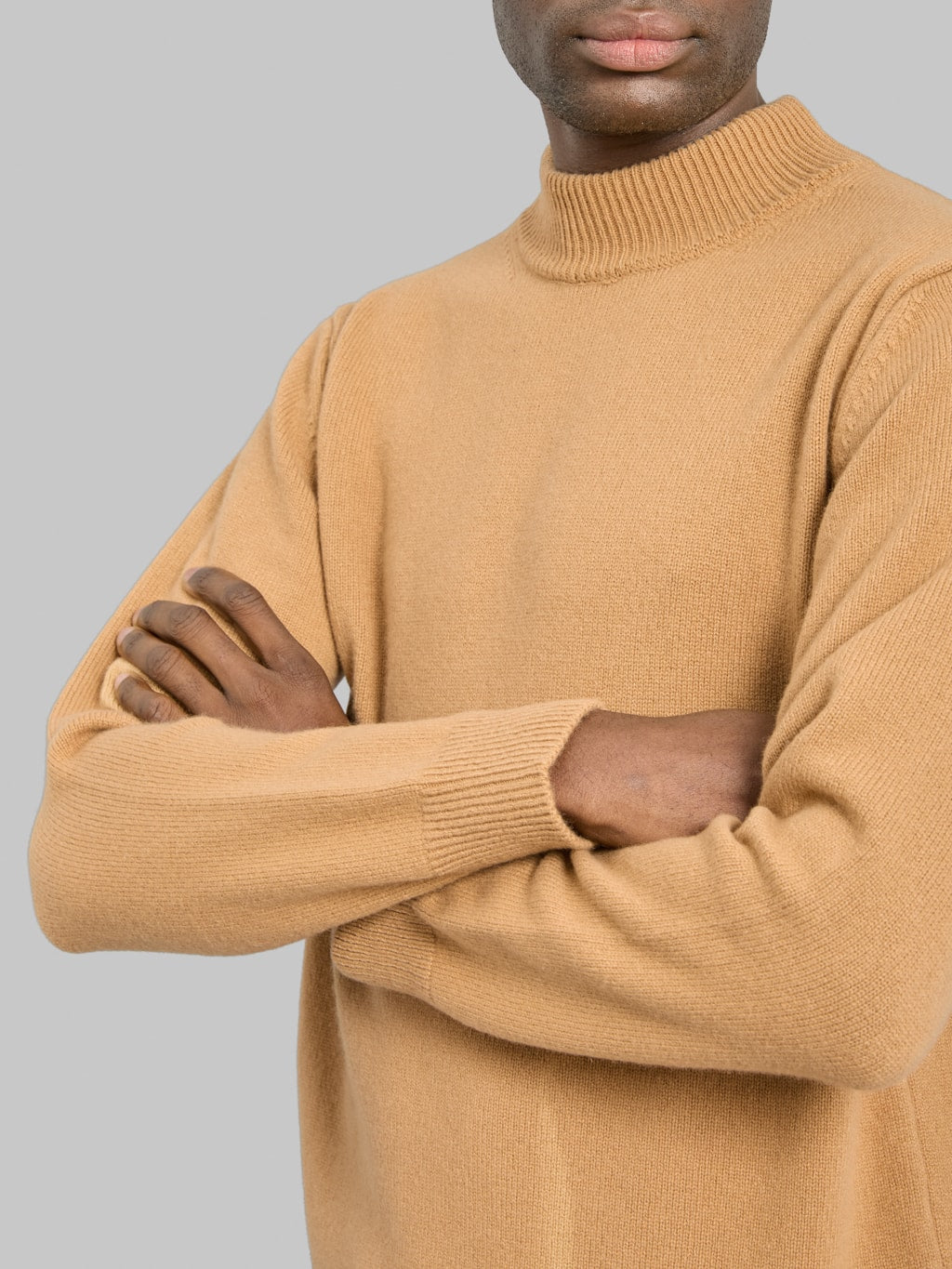 Mooncastle 7G Cashmere Silk Wool Mockneck Pullover Camel chest