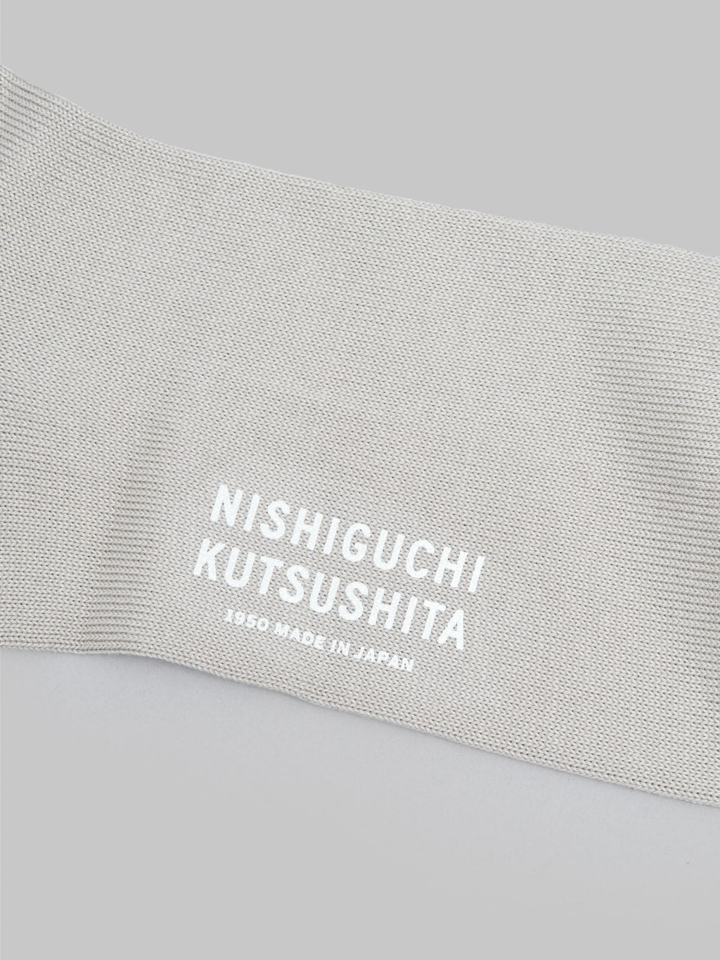 nishiguchi kutsushita egyptian cotton plain socks light gray logo