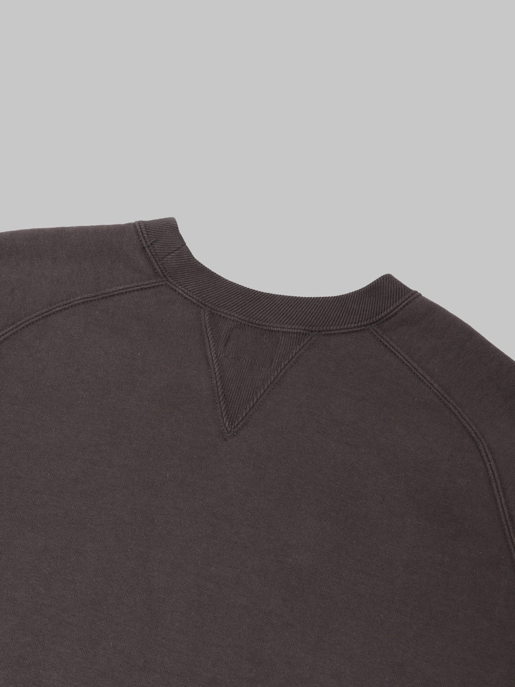 Pherrows 25W PVSF Raglan Sweatshirt Black collar