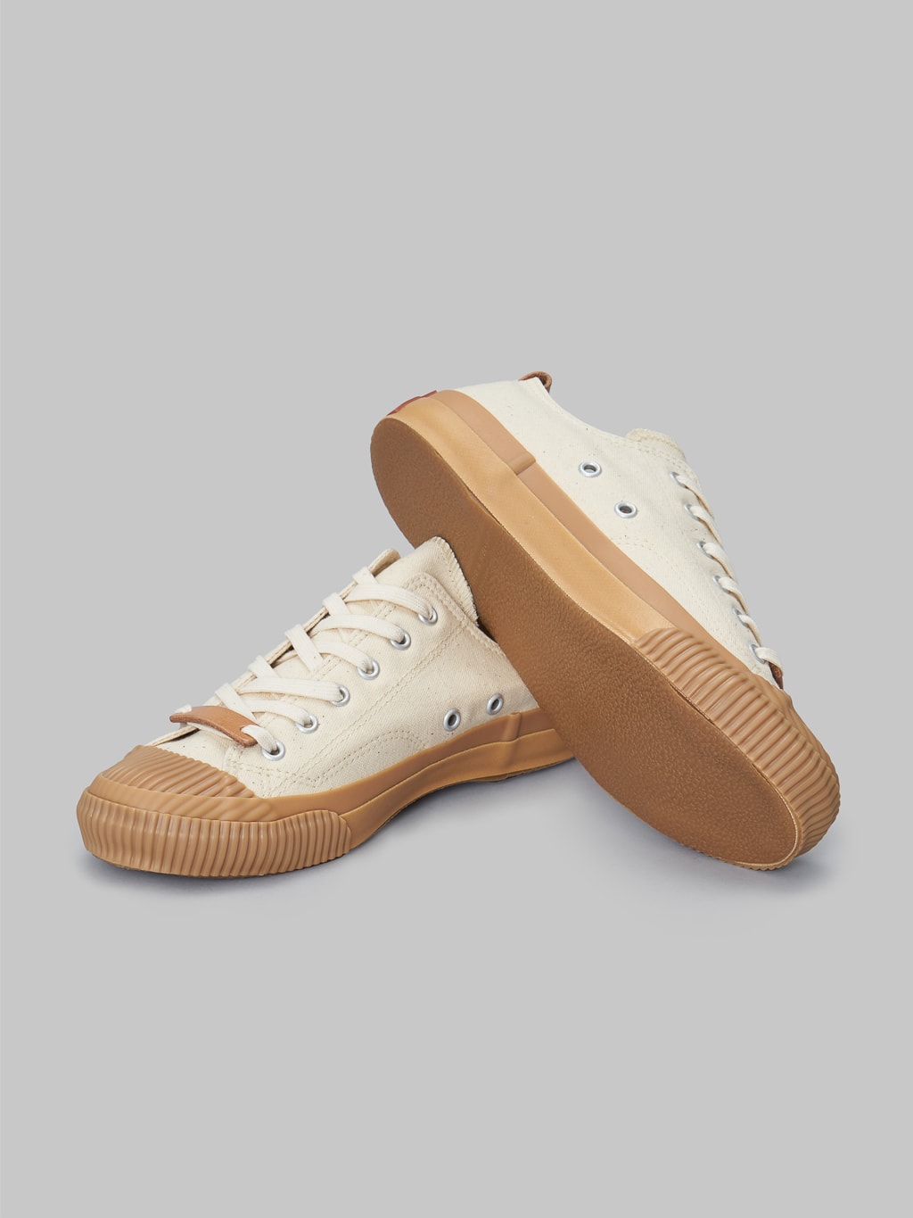 pras sellcap low leather pull strap kinari gum sneakers rubber sole