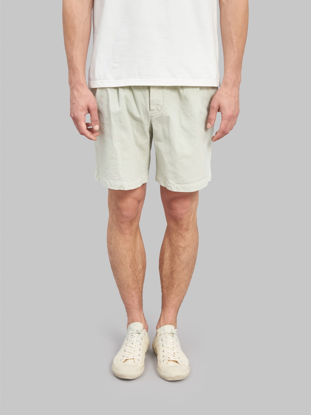 seuvas 10oz canvas tapered 2 tuck shorts matcha front fit