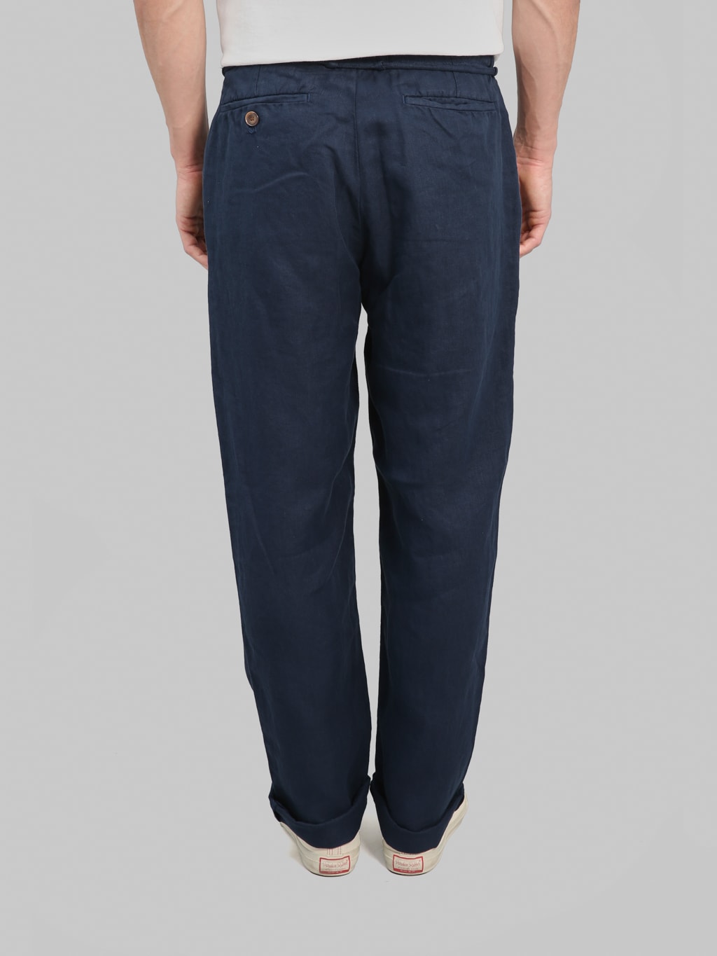 Seuvas Linen Tapered 2 Tuck Pants Navy back fit