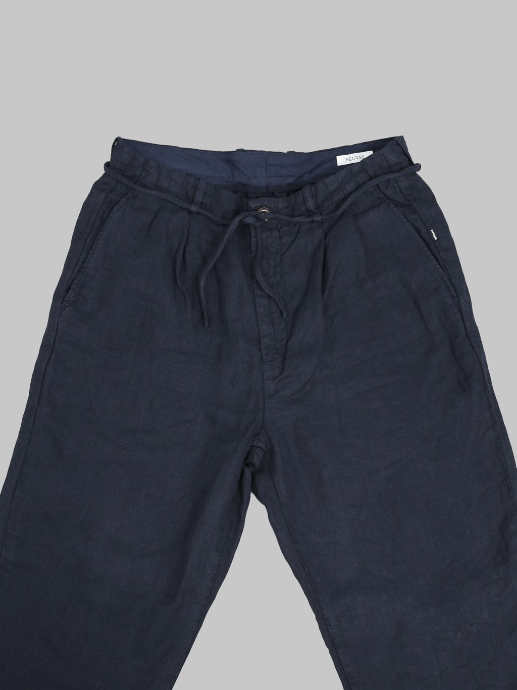 Seuvas Linen Tapered 2 Tuck Pants Navy front details