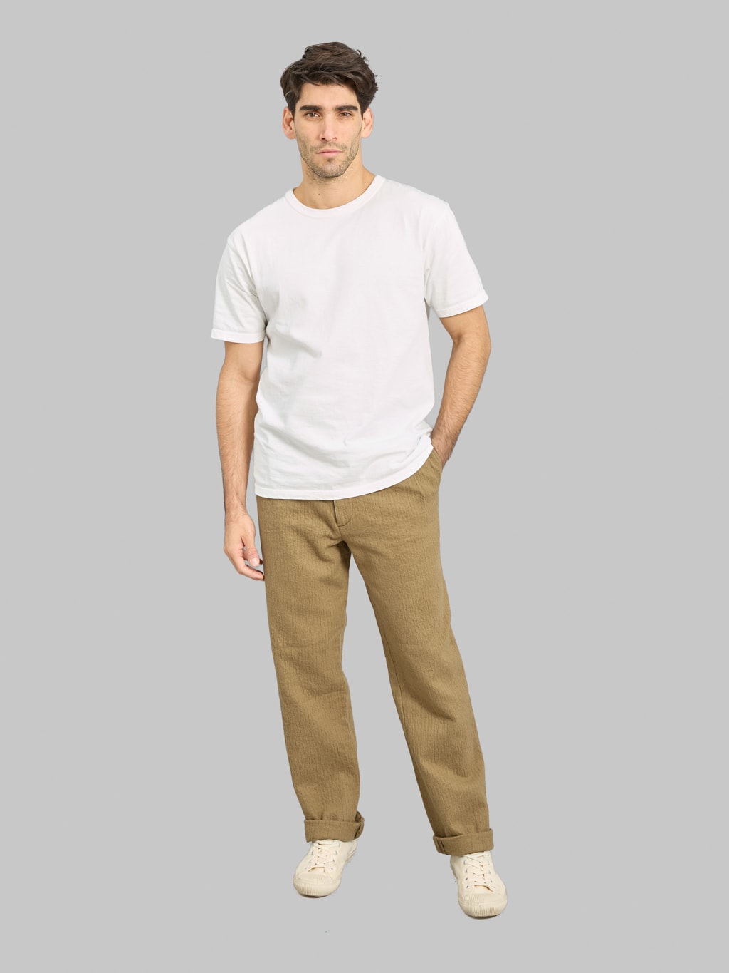 Seuvas Cotton Wool Tapered 2-Tuck Trousers Khaki | Made in Japan