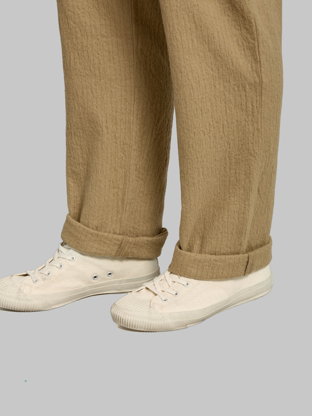 Seuvas C/W Tapered 2-Tuck Trousers Khaki