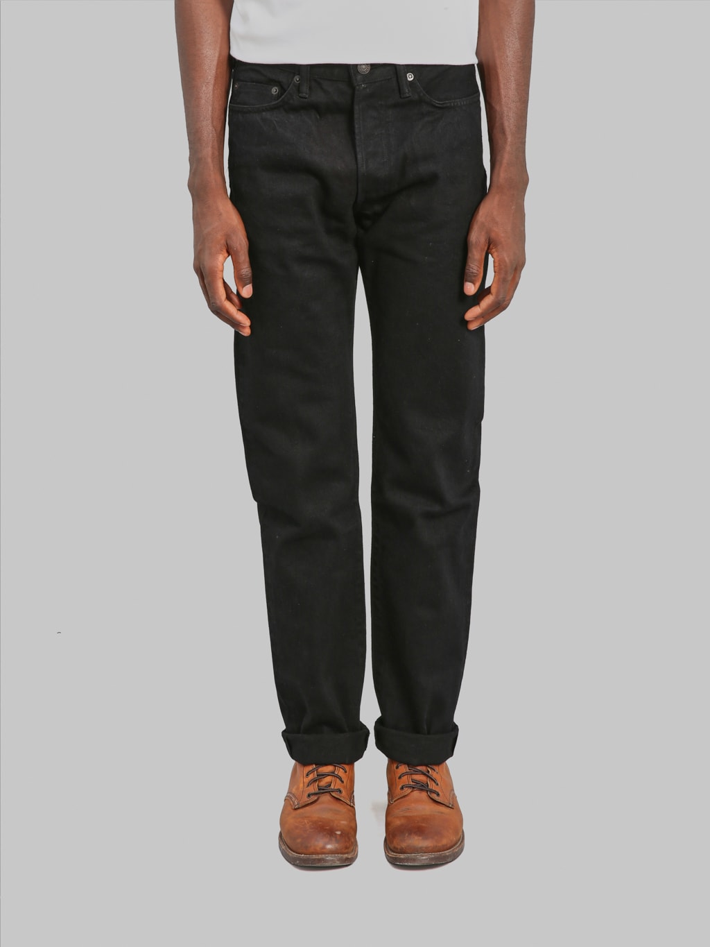 Studio DArtisan D1899 Kyoto Super Black Dyed Relaxed Tapered Jeans front fit