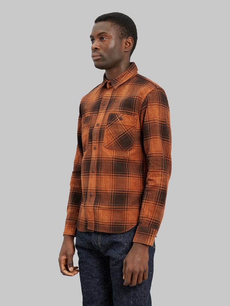 studio dartisan doro amami mud dyed flannel shirt brown model side fit