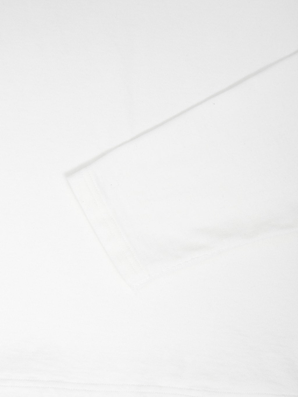 Studio DArtisan 8186 Suvin Gold Long Sleeve TShirt White cuff closeup