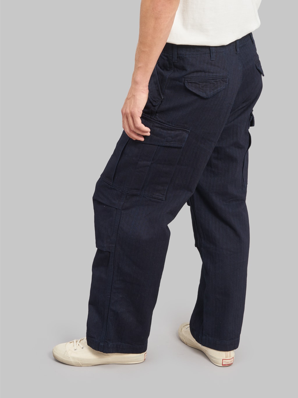 tanuki herringbone m65 pants indigo fitting