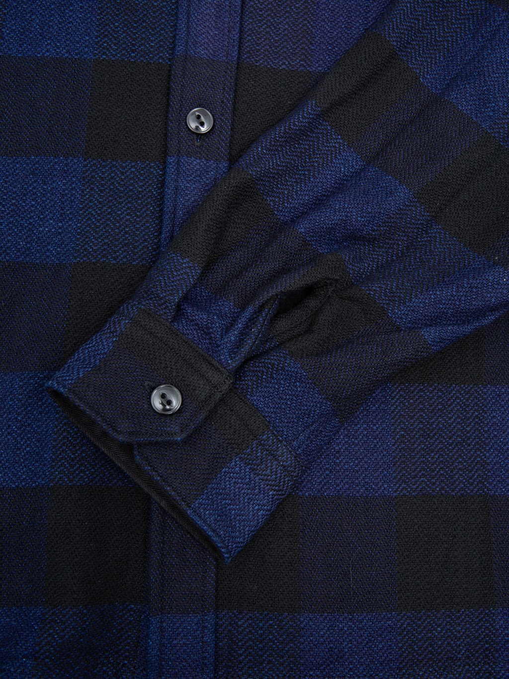 the flat head indigo block check flannel shirt cuff