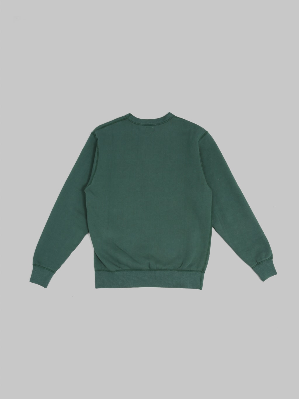 the flat head loopwheel crewneck sweatshirt engine green back details