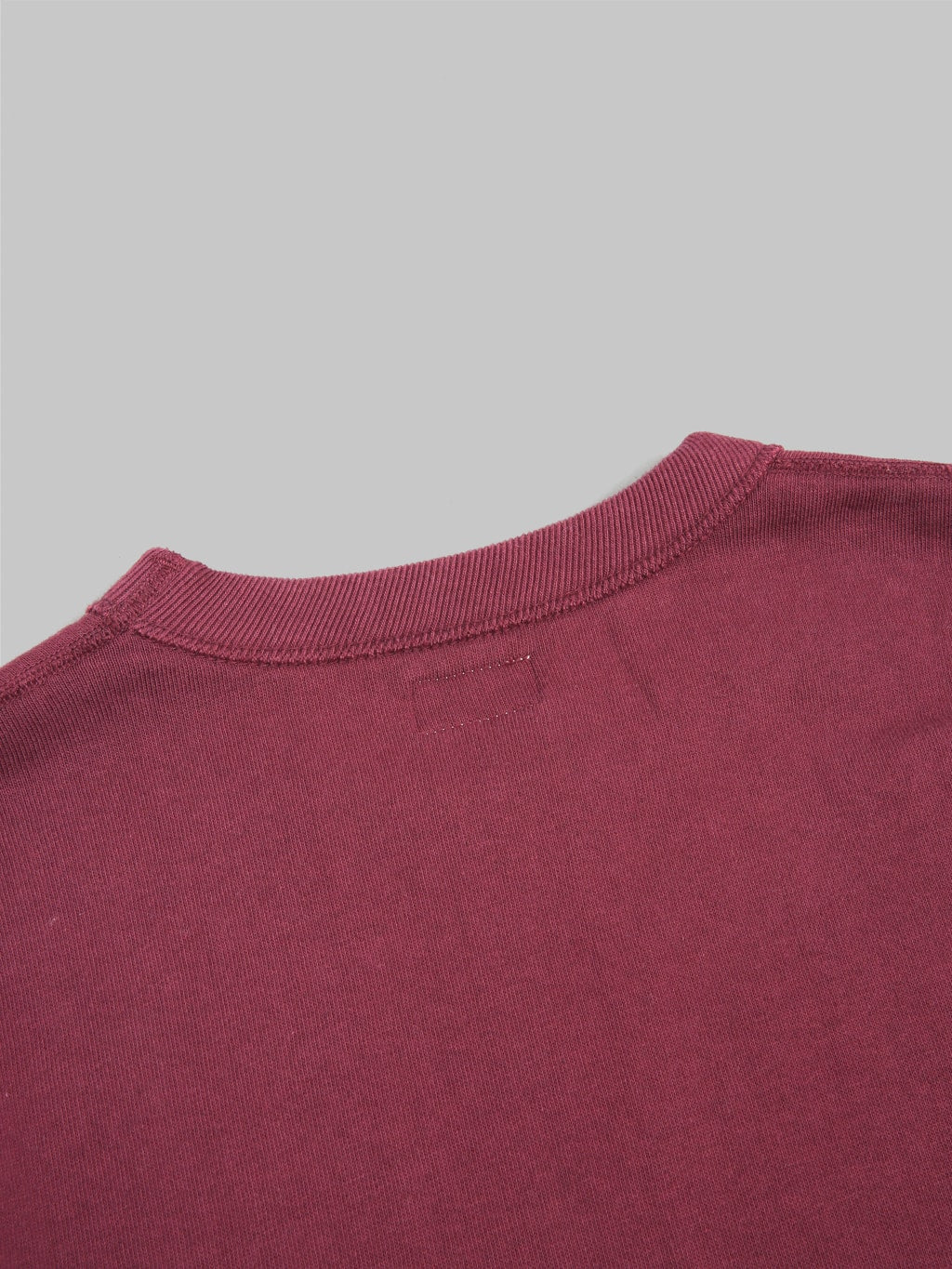 the flat head loopwheel crewneck sweatshirt engine red back collar