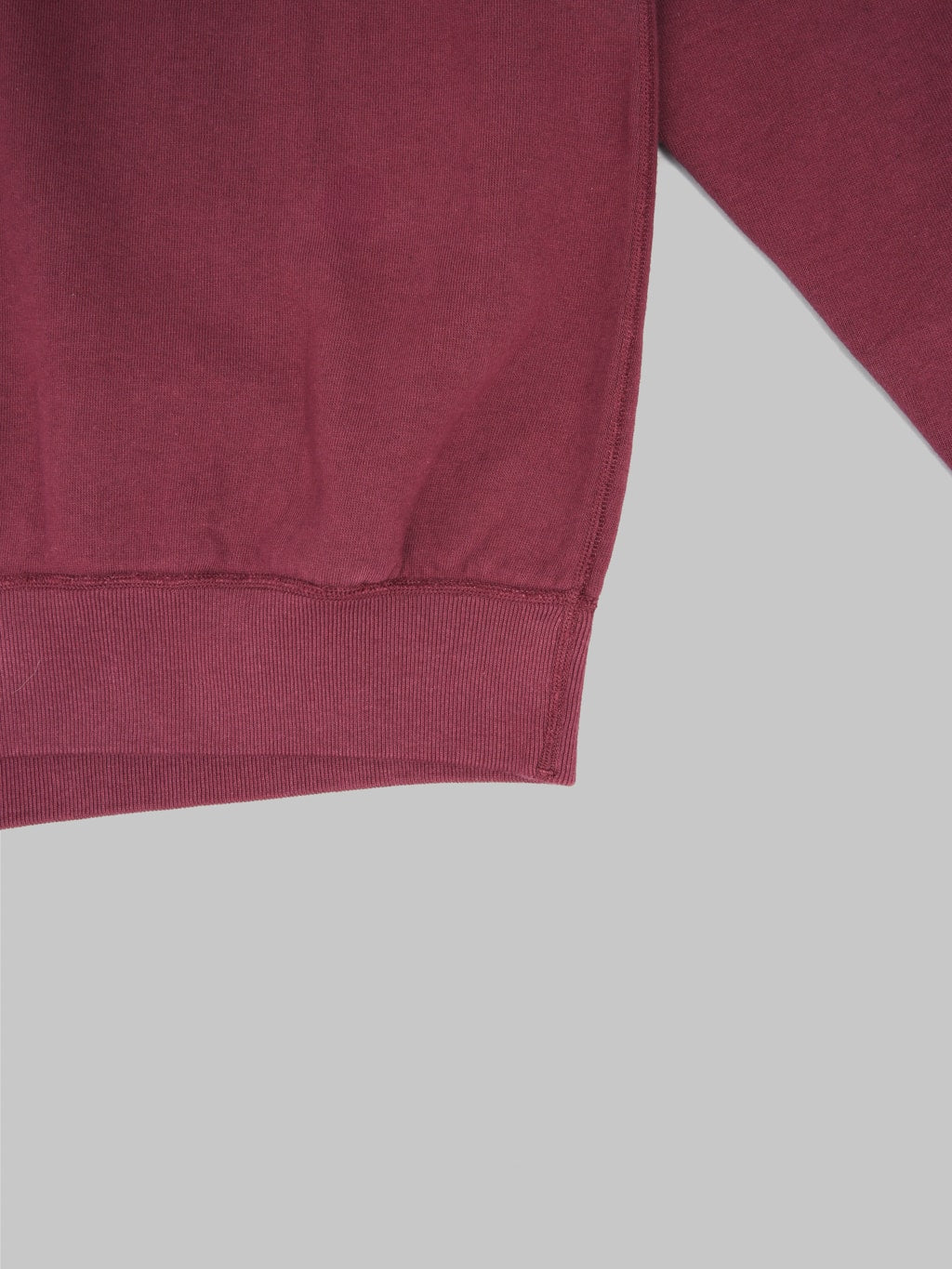 the flat head loopwheel crewneck sweatshirt engine red hem