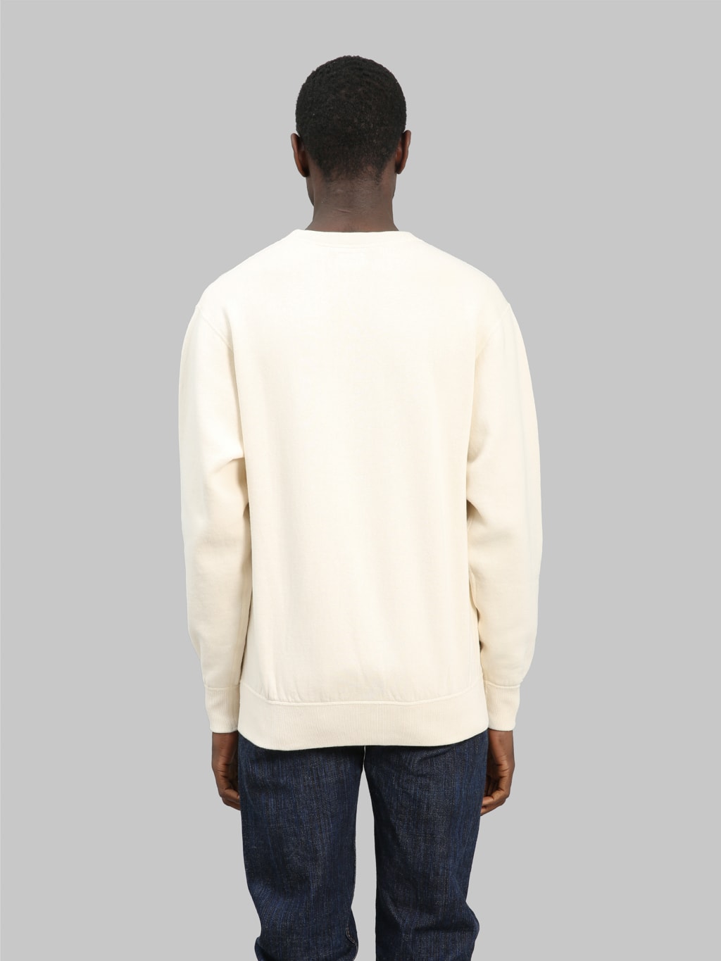 the flat head loopwheel crewneck sweatshirt ivory back look