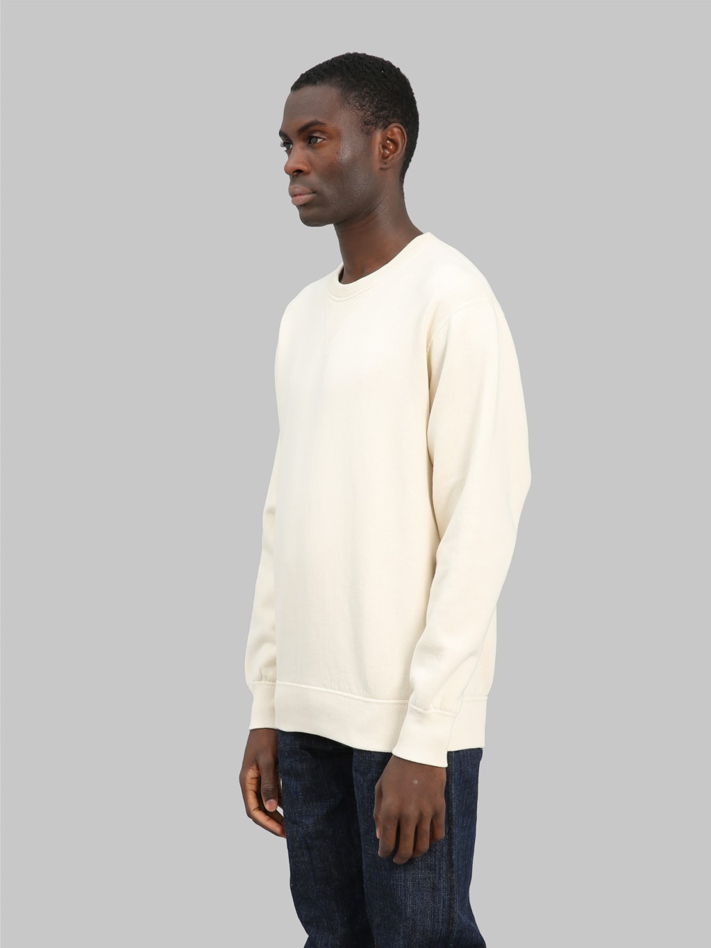 the flat head loopwheel crewneck sweatshirt ivory side look