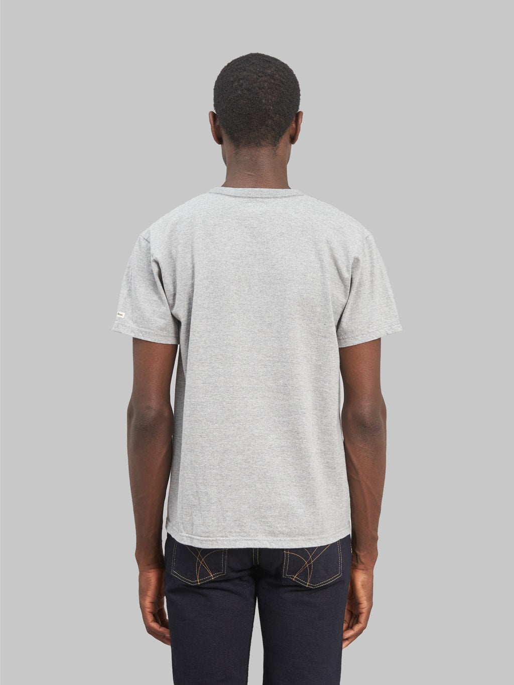 the flat head loopwheeled heavyweight plain tshirt grey back look