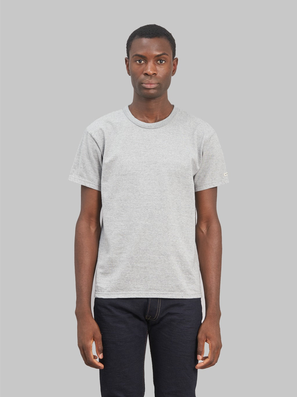 the flat head loopwheeled heavyweight plain tshirt grey front look