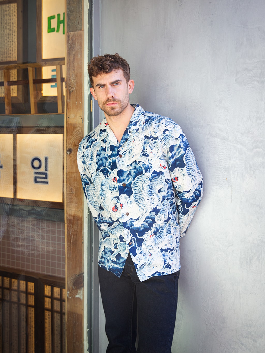 The Flat Head "Hyaku Tora (Hundred Tigers)" Linen Shirt Blue