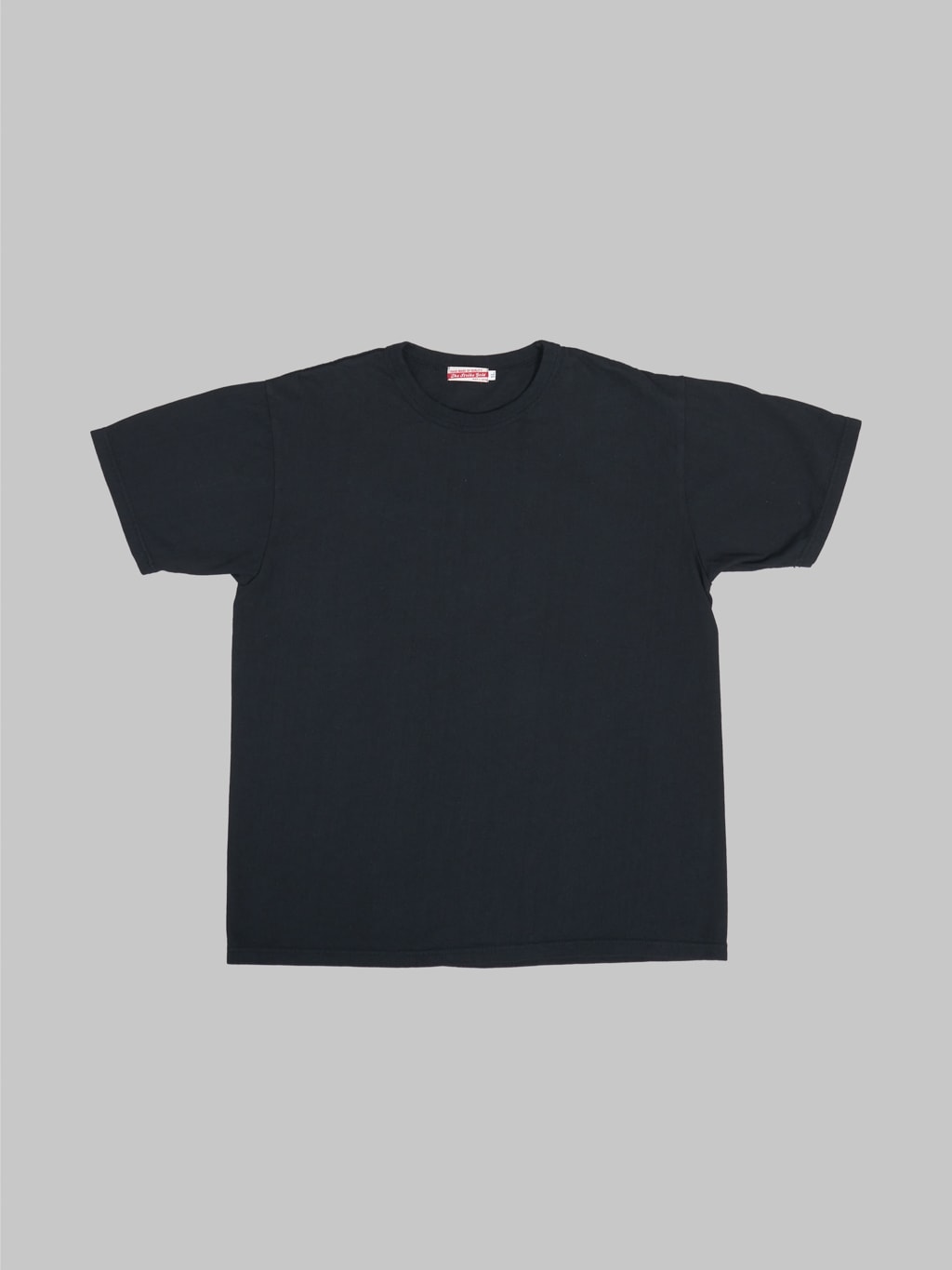 the strike gold loopwheel tshirt black front