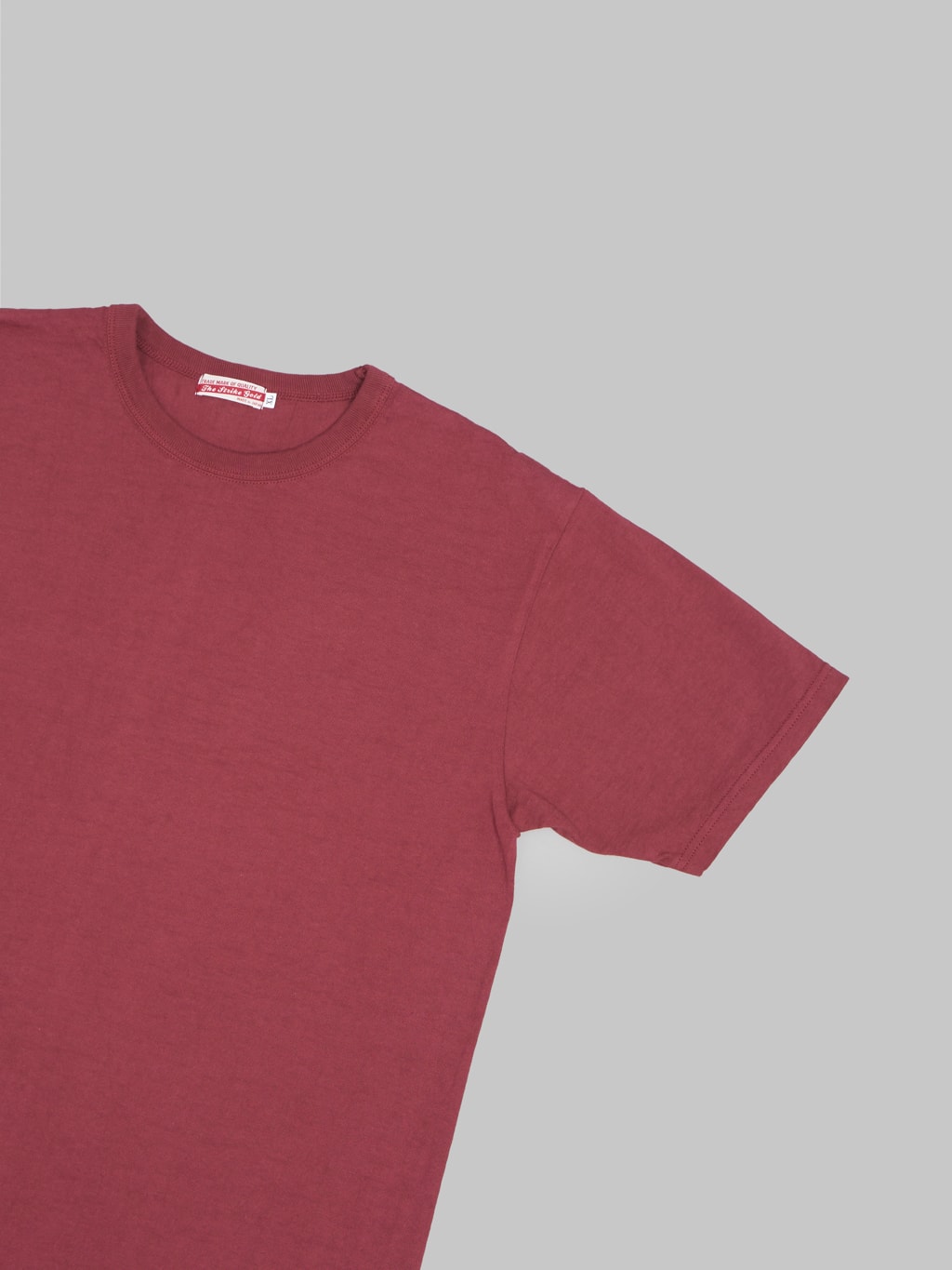 the strike gold loopwheel tshirt burgundy sleeve