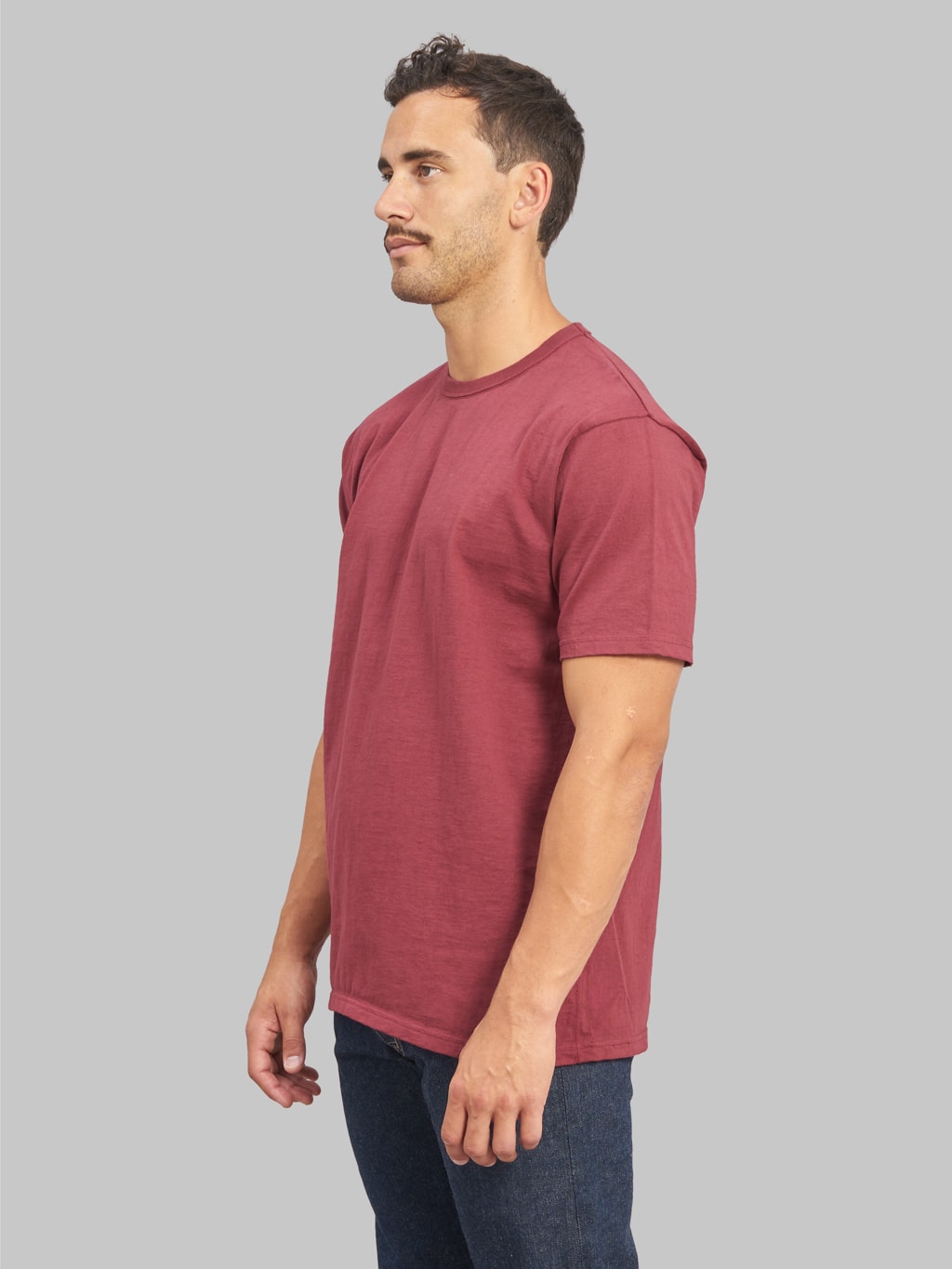 the strike gold loopwheel tshirt burgundy side fit