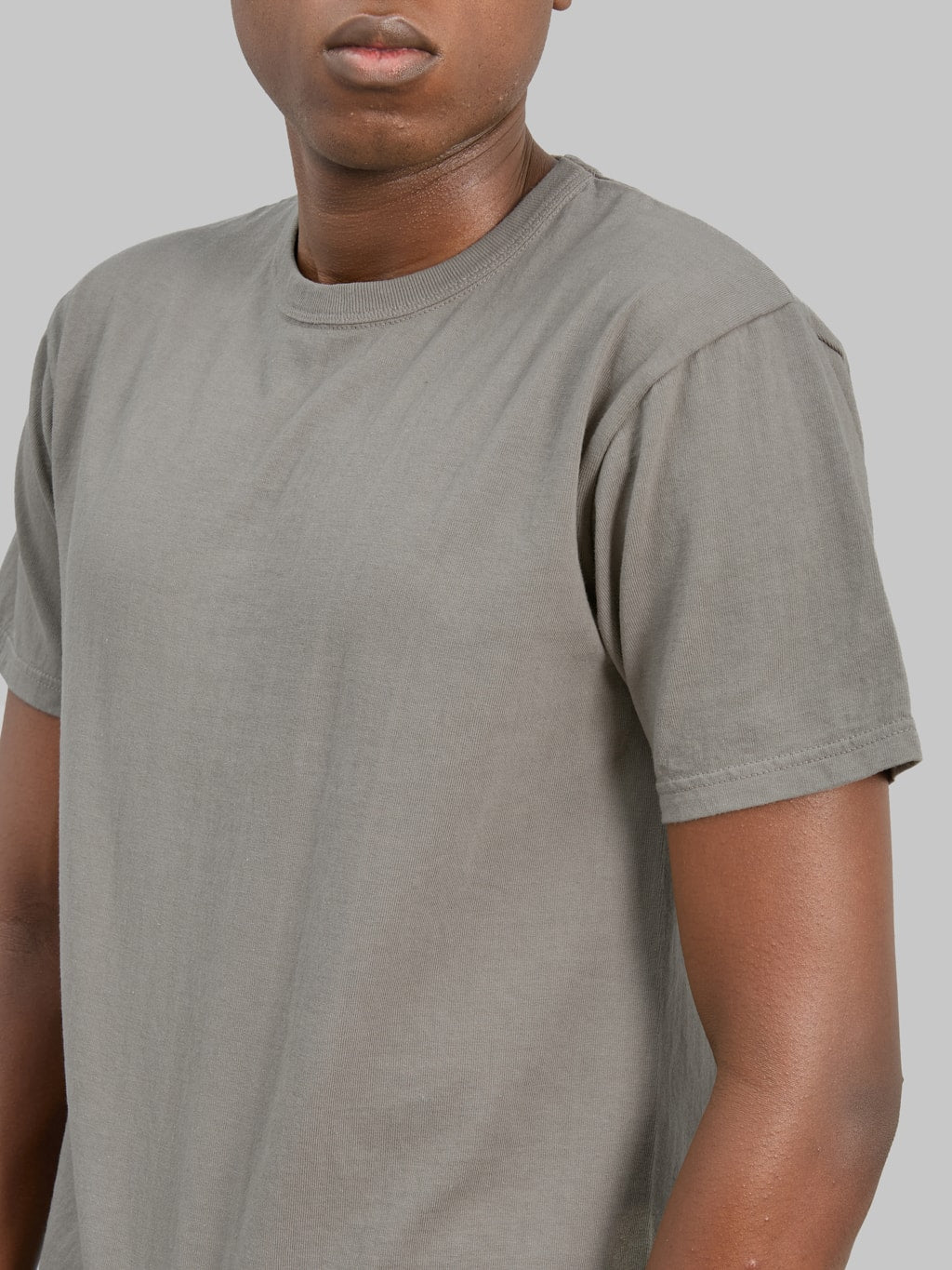 The  Strike Gold Loopwheeled T-Shirt Light Charcoal