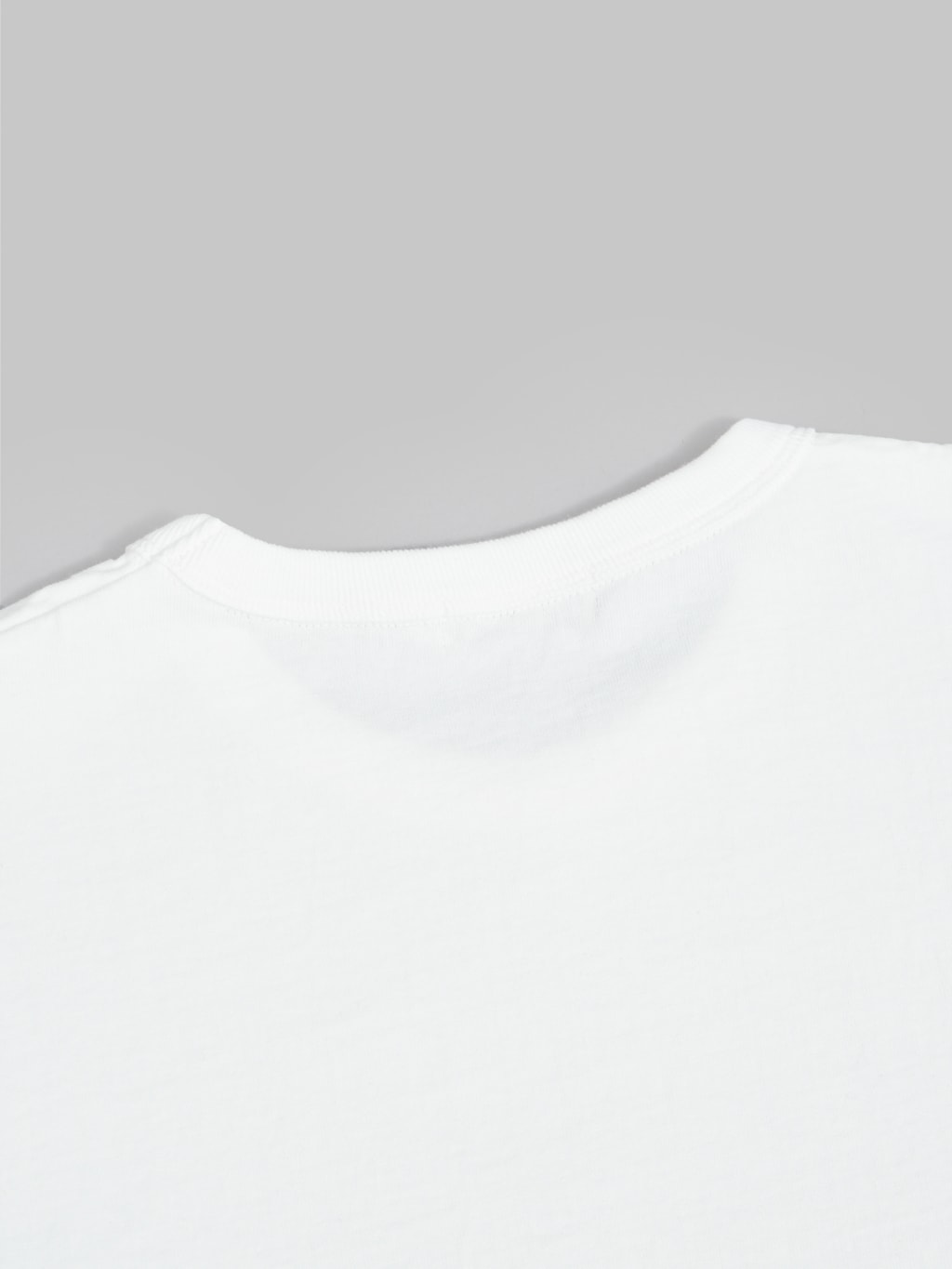 the strike gold loopwheel tshirt white back collar