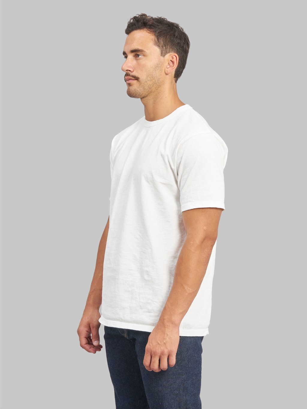 the strike gold loopwheel tshirt white  side fit