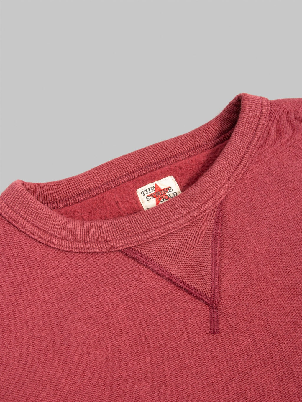 The Strike Gold Loopwheeled Sweatshirt Burgundy