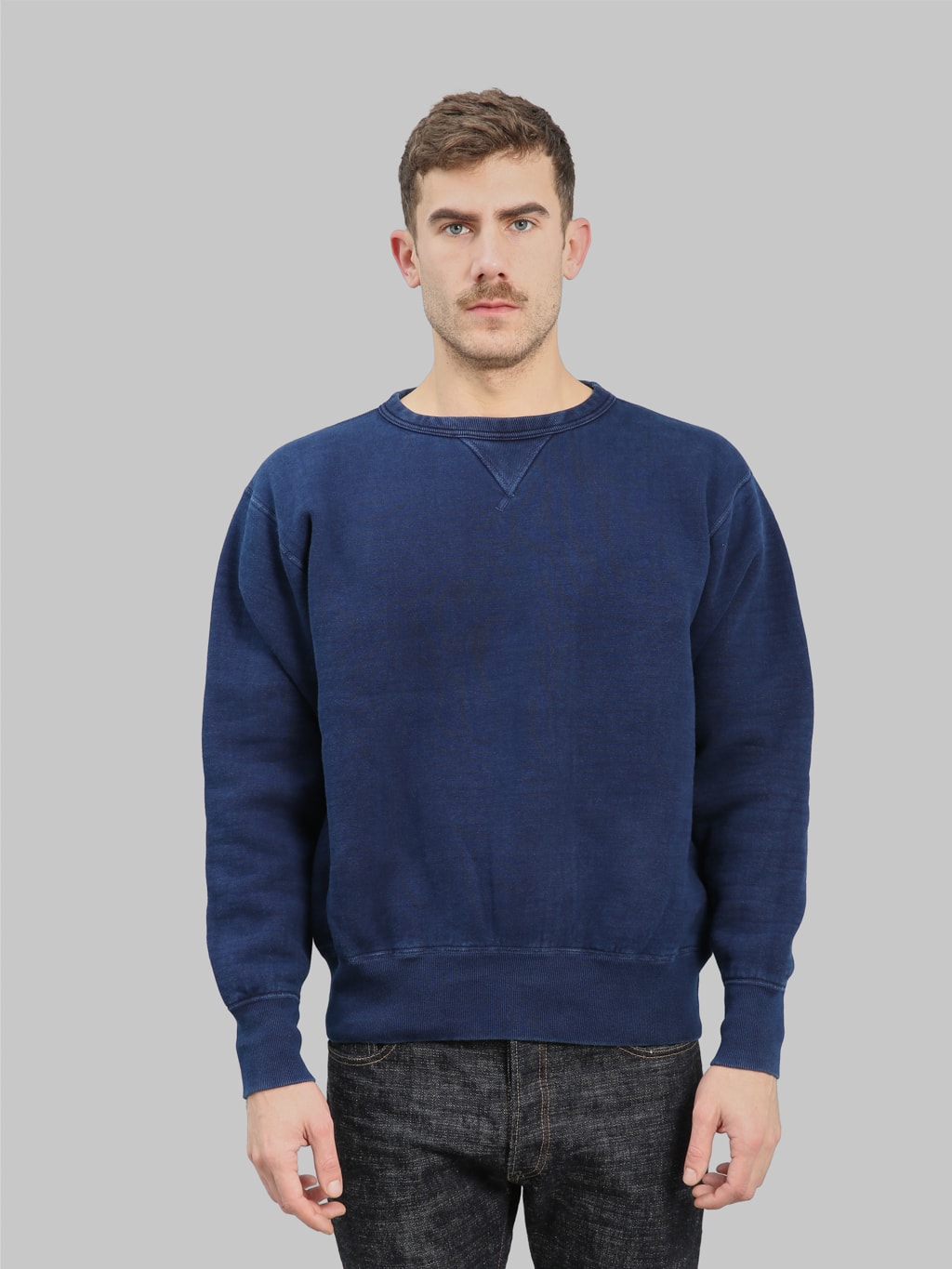 the strike gold loopwheeled sweatshirt indigo front fit