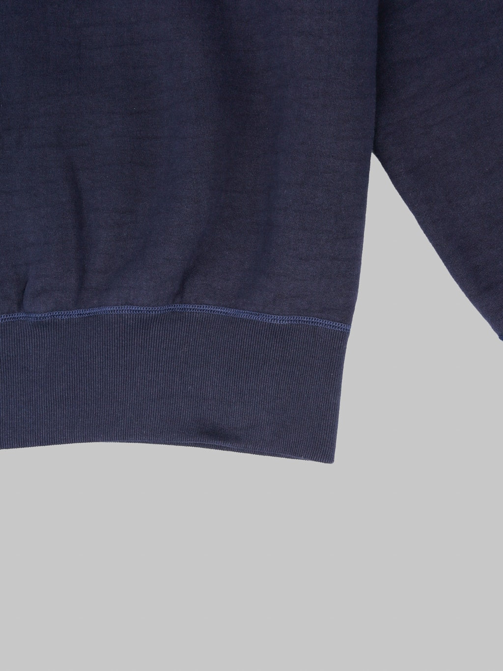 The Strike Gold  Loopwheeled Sweatshirt Navy