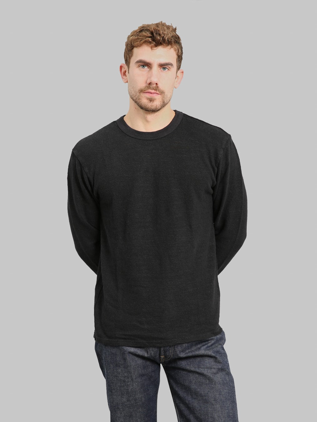 UES 100 Linen Long Sleeve TShirt Black front look