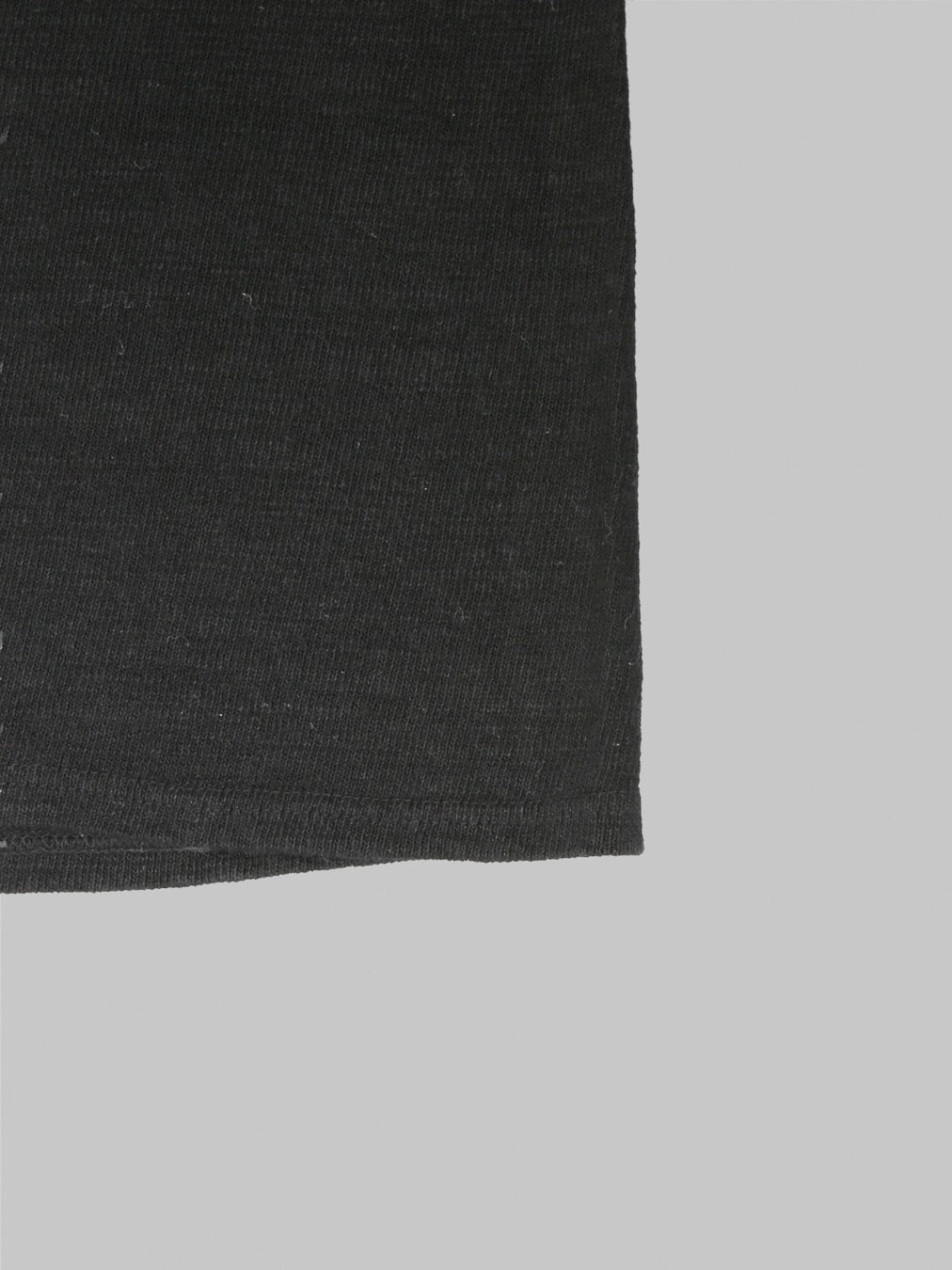 UES 100 Linen Long Sleeve TShirt Black hem