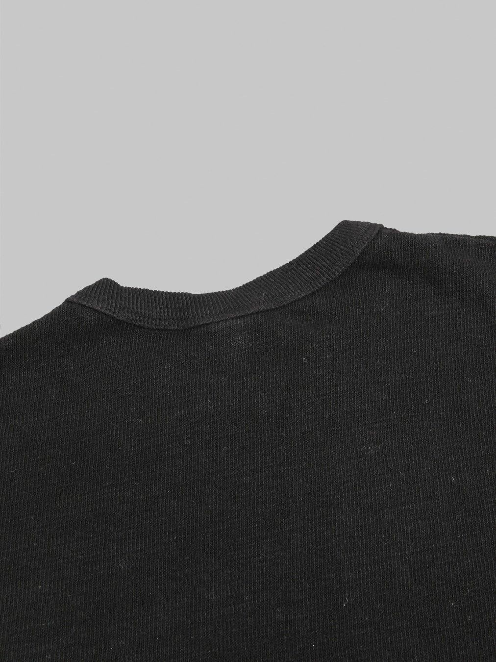 UES 100 Linen Long Sleeve TShirt Black  back collar
