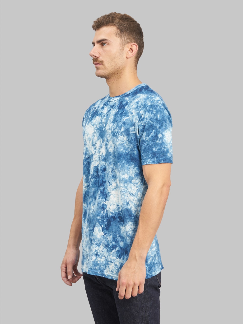 ues natural indigo hand dyed murakumo tshirt model side fit