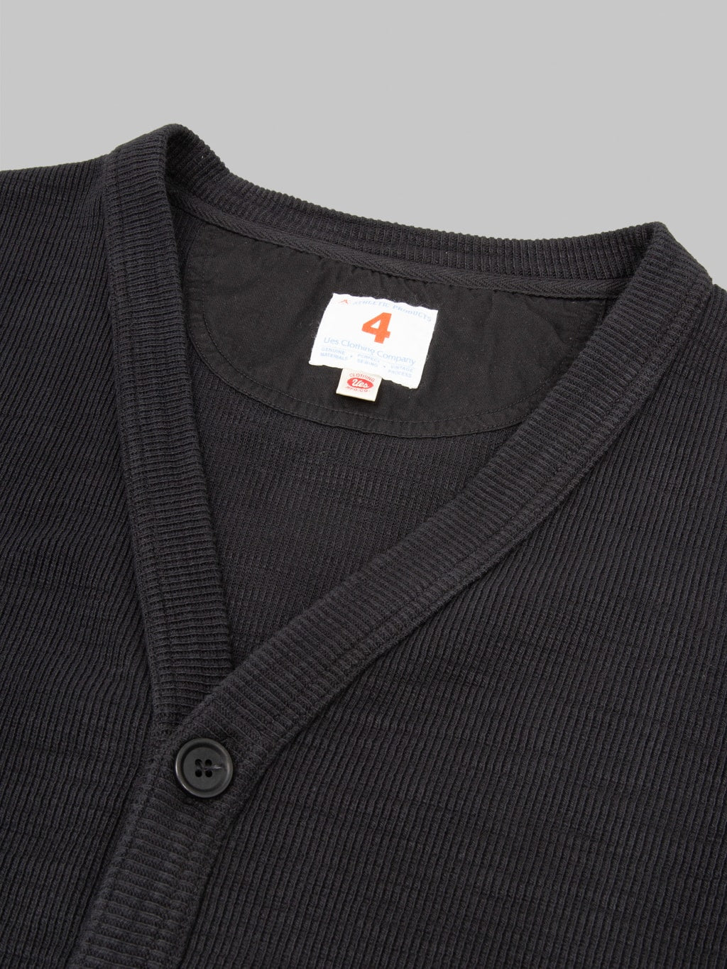 UES Single Rib Cardigan Black collar