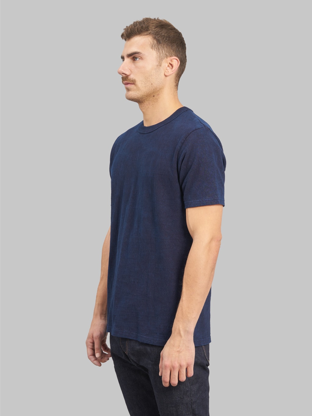 ues slub nep short sleeve tshirt indigo model side fit