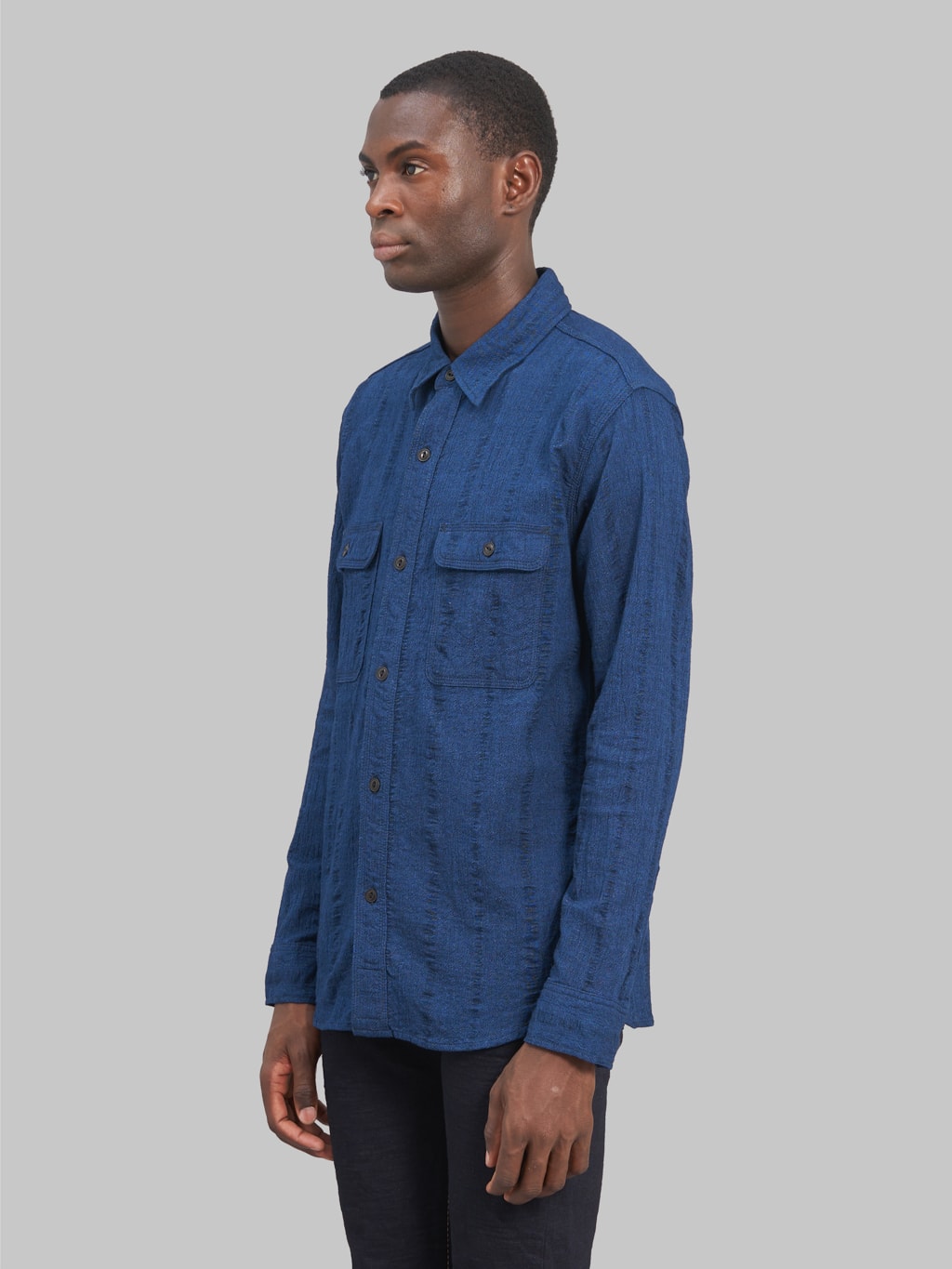 ues twisted yarn triple stitch indigo shirt model side fit