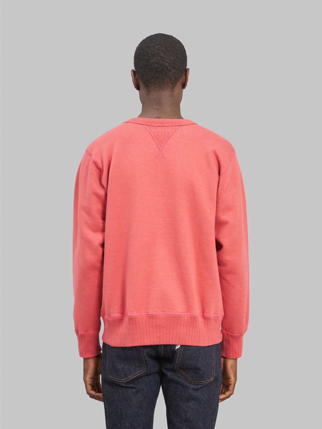 whitesville loopwheel sweatshirt red model back fit