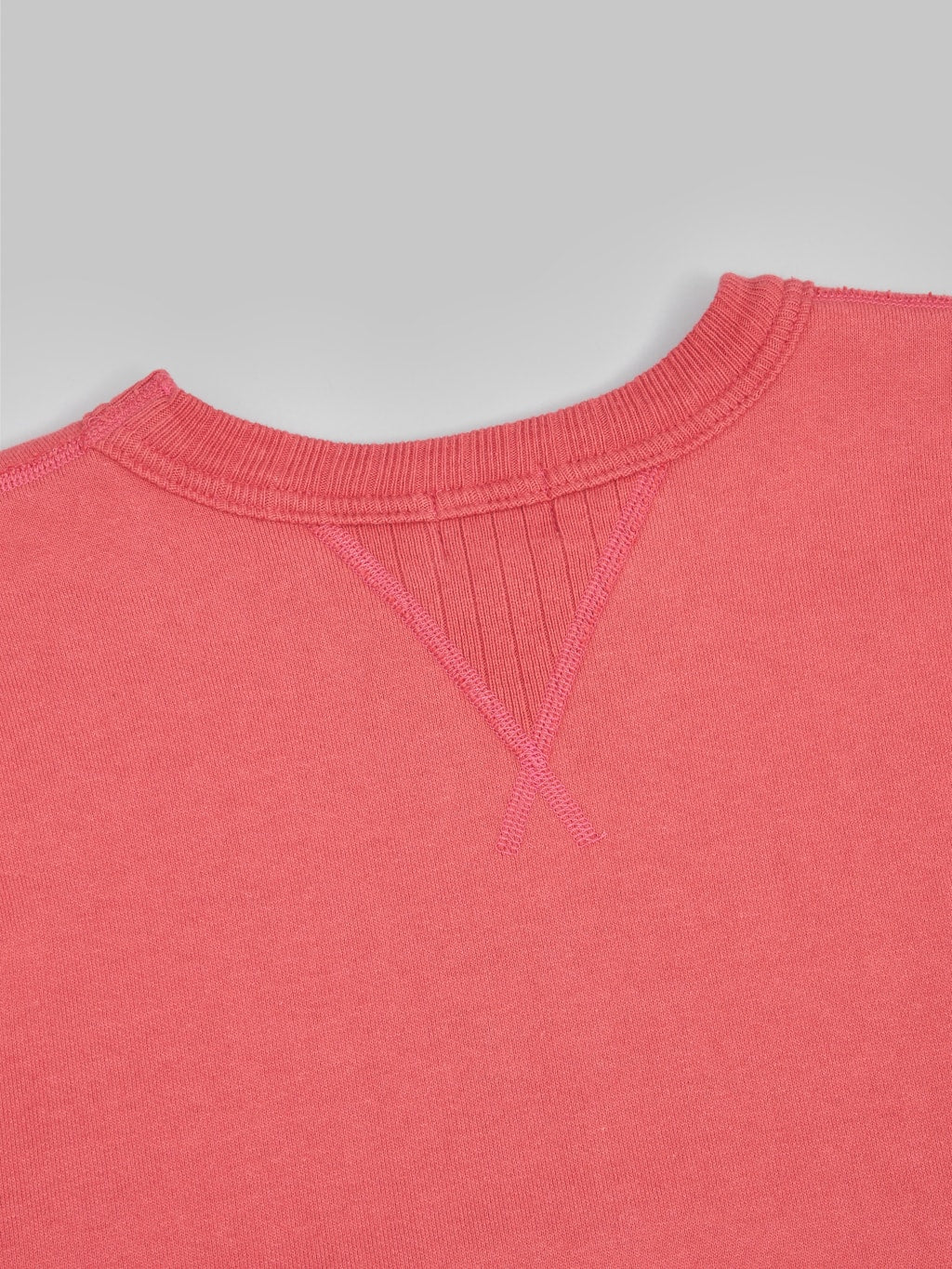 whitesville loopwheel sweatshirt red details