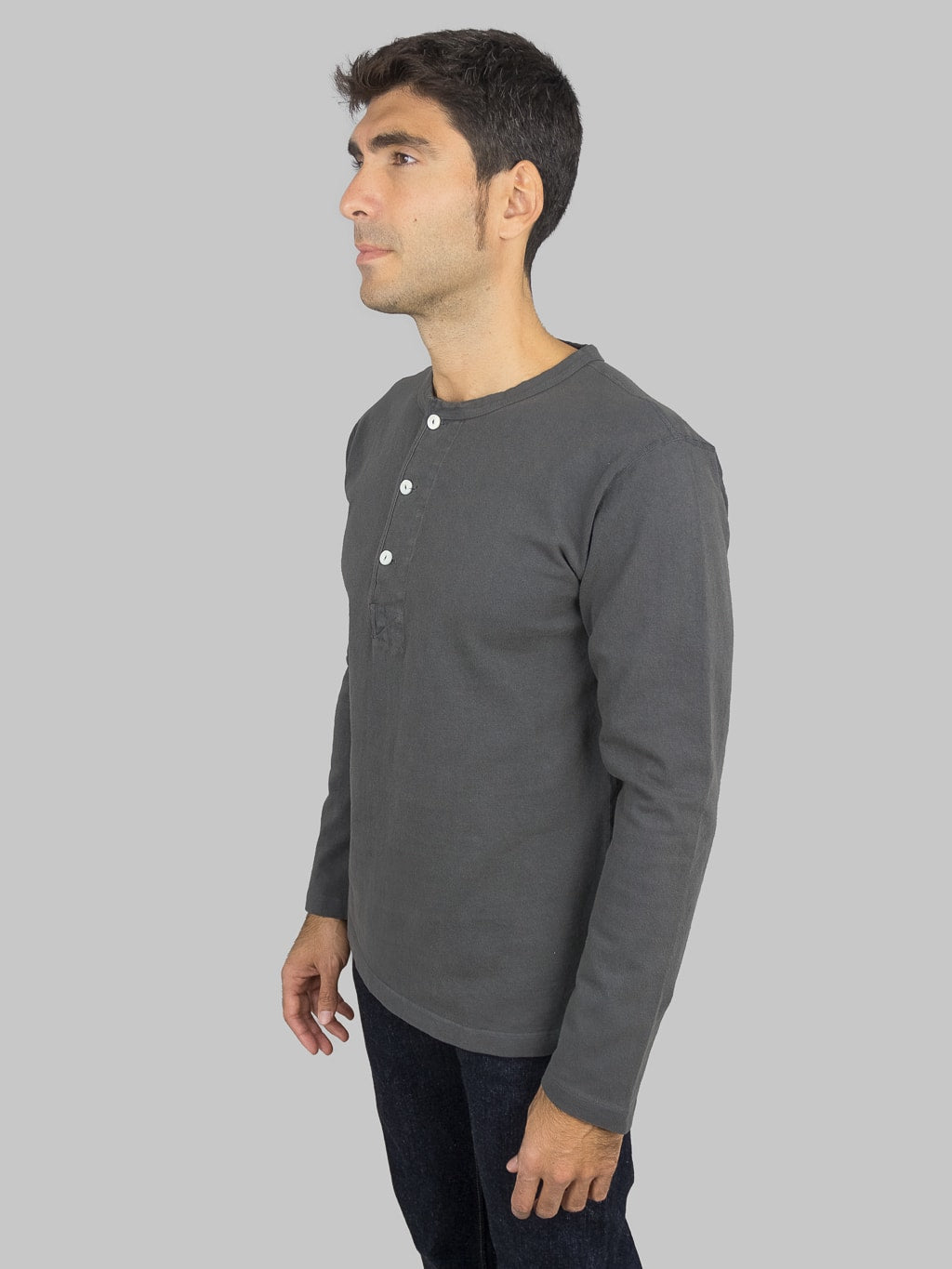 Freenote Cloth 13 Ounce Henley Long Sleeve Midnight grey model side fit