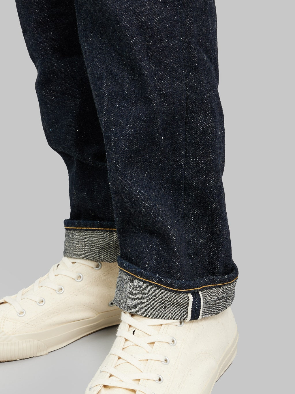 ONI 525 Natural Indigo Rope Dyeing Denim Classic Straight Jeans selvedge closeup