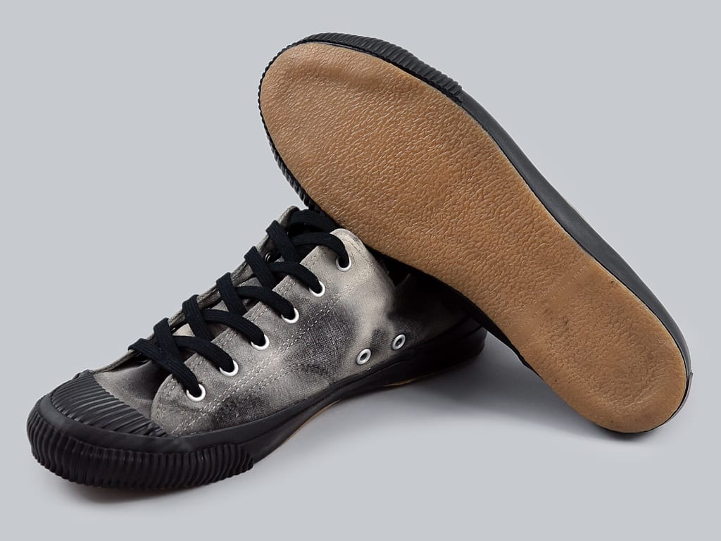 Pras Shellcap Low Sneakers Mura uneven dye gray x black sole detail